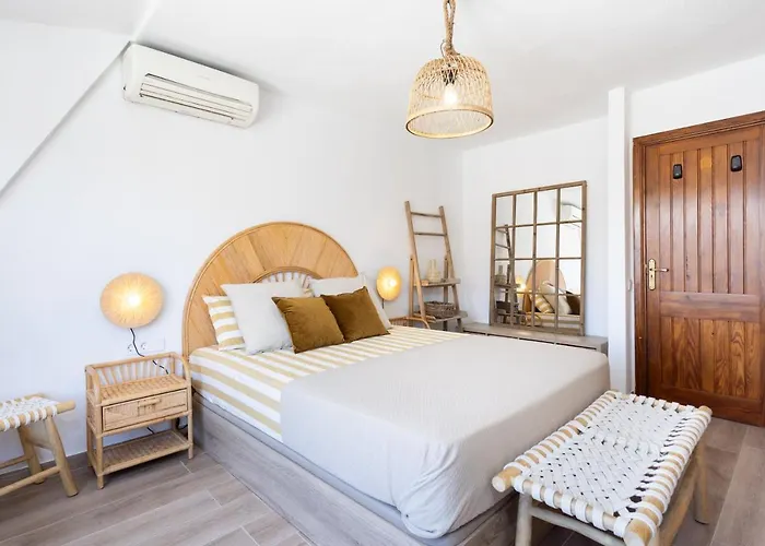 Design House 150M From Las Vistas Beach