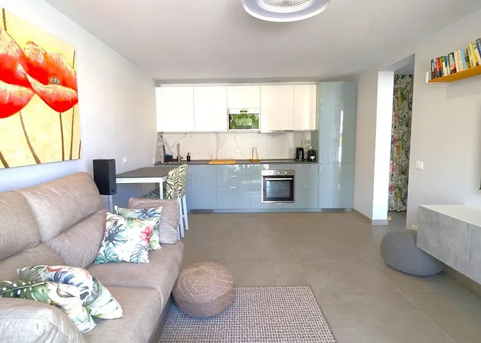 Pool Level Flat In Parque Santiago 1